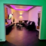 شقة Luxus Loft Whirlpool Designer Kueche Bad هيردكه