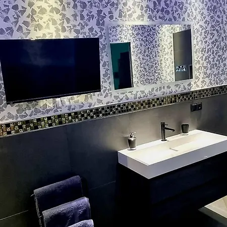 Luxus Loft Whirlpool Designer Kueche Bad Apartment *