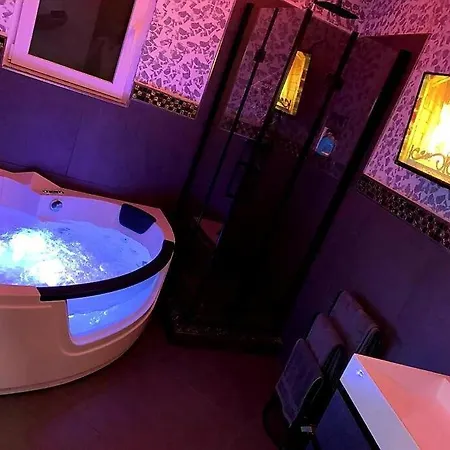 Luxus Loft Whirlpool Designer Kueche Bad *