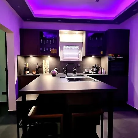 Luxus Loft Whirlpool Designer Kueche Bad Apartment *