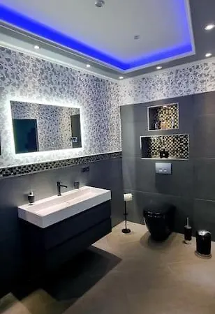 Luxus Loft Whirlpool Designer Kueche Bad *