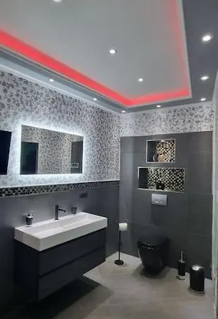 Apartment Luxus Loft Whirlpool Designer Kueche Bad *