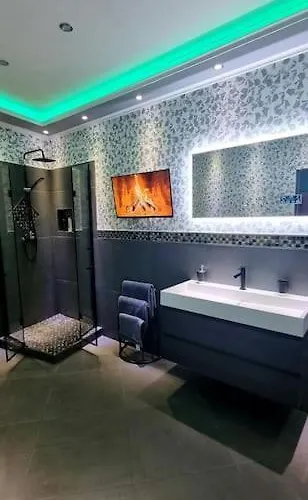 Luxus Loft Whirlpool Designer Kueche Bad Lejlighed