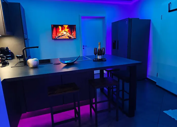 Luxus Loft Whirlpool Designer Küche Bad Apartment